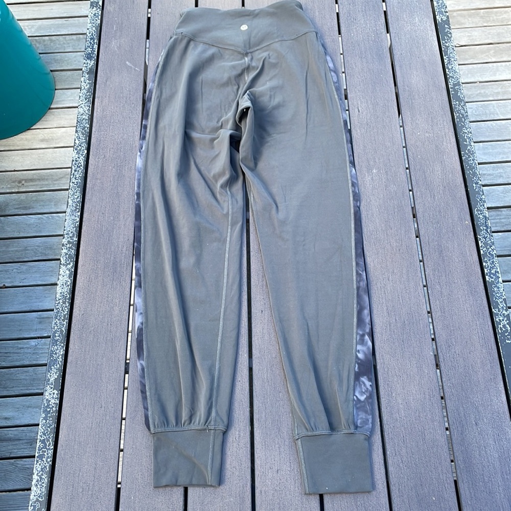 Lululemon Align Jogger *Track Stripe Size 2 Graph… - image 2